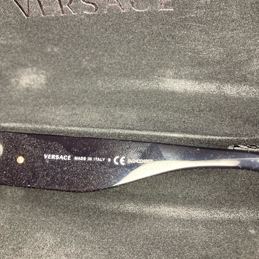 NWT WOMENS VERSACE SUNGLASSES VE4384B BLACK WITH HARD CASE & LENS CLOTH - Picture 11 of 14